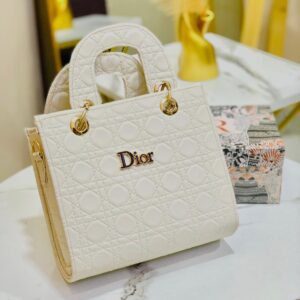 Chic Quilted Mini Tote with Luxe Gold Accents – Compact & Stylish Carry