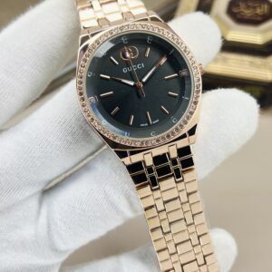 Elegant GUCCI Crystal-Studded Dress Watch with Polished Link Bracelet