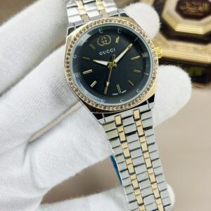 Elegant GUCCI Crystal-Studded Dress Watch with Polished Link Bracelet