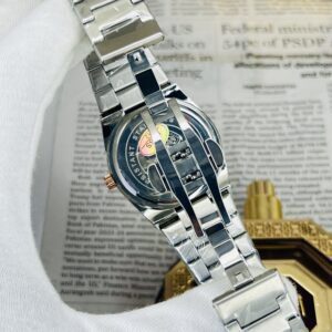 Elegant Stainless Steel Analog Wrist Watch with Date Display