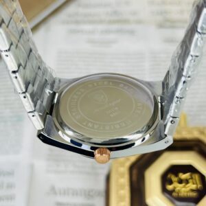 Elegant Stainless Steel Analog Wrist Watch with Date Display