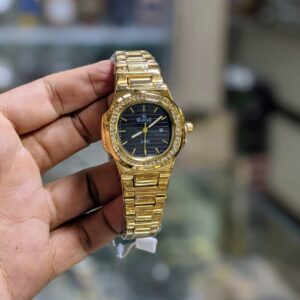 Elegant Diamond Bezel Wristwatch with Date Display