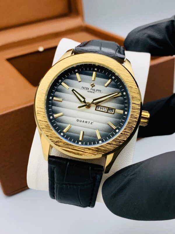 Luxury Day And Date Quartz Wrist Watch for Men with Leather Strap