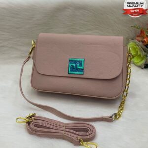 Chic Luxe Crossbody with Gold Accent & Detachable Strap