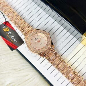 Luxury Women’s Quartz Watch with Crystal Bezel and Elegant Bracelet Strap