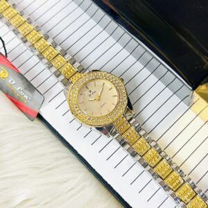 Luxury Women’s Quartz Watch with Crystal Bezel and Elegant Bracelet Strap