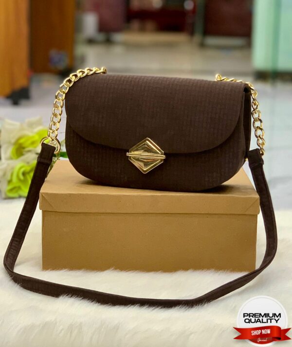 Textured Crossbody Shoulder Bag with Gold Chain and Geometric Clasp