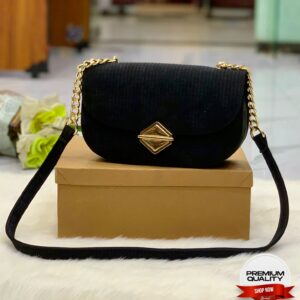 Textured Crossbody Shoulder Bag with Gold Chain and Geometric Clasp