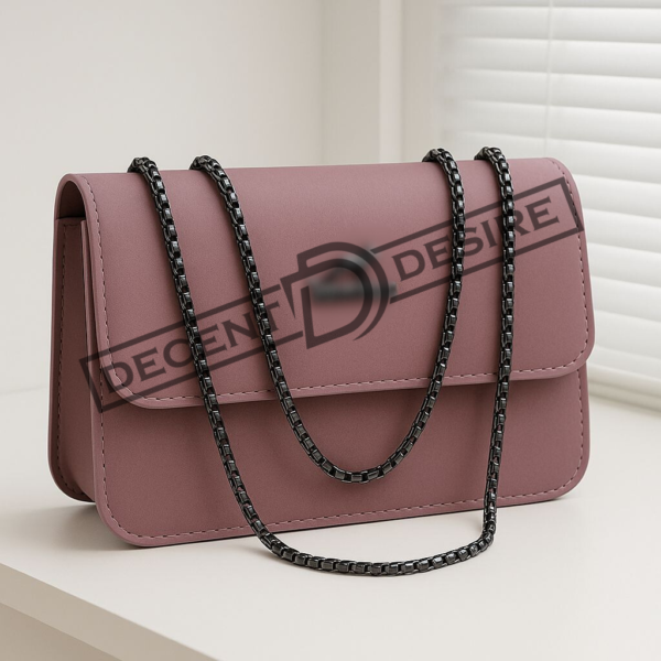 UrbanMuse Trendy Women’s Shoulder Bag with Metal Chain Strap