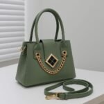 Luxury Handbag with Gold Chain Detailing – Elegant Designer Style - Image 2