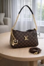 Premium Checkered Shoulder Bag With Gold Link Chain