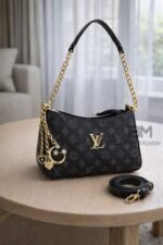 Premium Checkered Shoulder Bag With Gold Link Chain