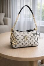 Premium Checkered Shoulder Bag With Gold Link Chain