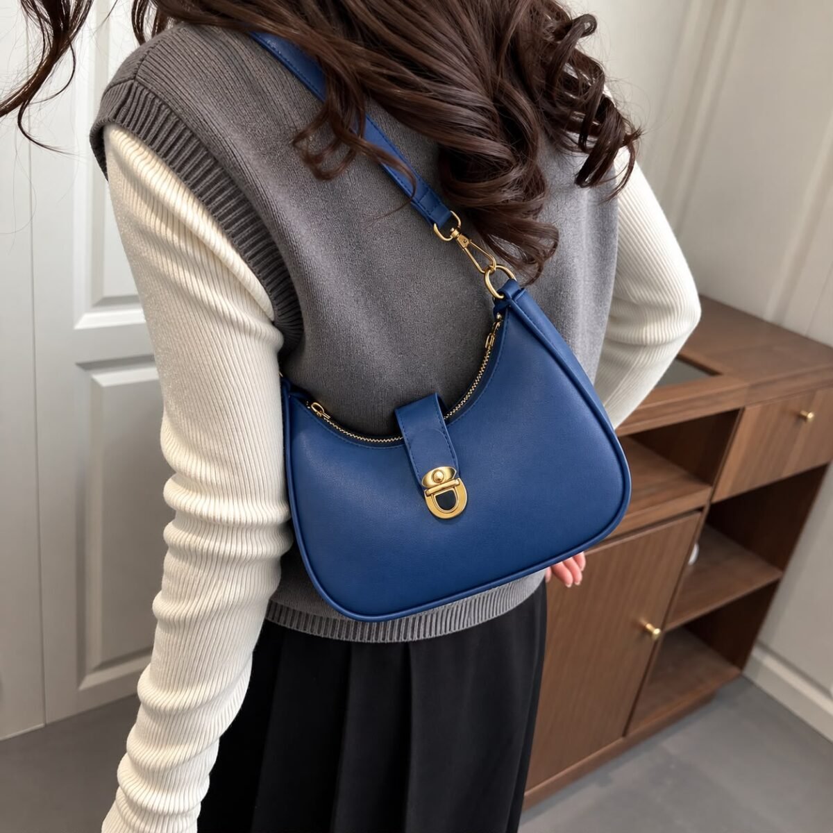 Chic Curved Crescent Shoulder Bag with Gold-Tone Lock Clasp - Image 2