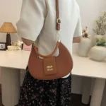 Chic Curved Crescent Shoulder Bag - Image 3